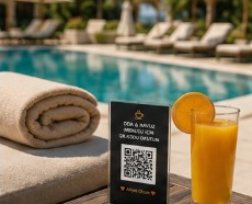 Otel — havuz, oda servisi ve lobby siparişi